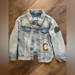 Gently used.. Gap Star Wars Jean jacket size 5 years